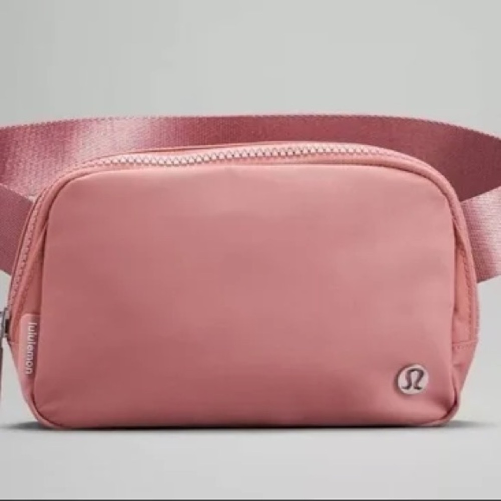 Lululemon Everywhere Belt Bag